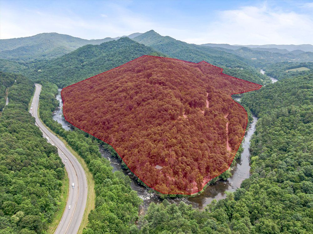 Majors Estate: 1610 Perth Rd, Clyde, NC 28721
